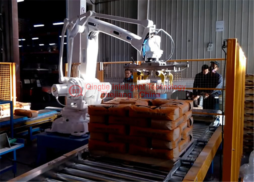  High Strength Automatic Stacking Machine , Fast Packing Robotic Bag Palletizer Manufactures
