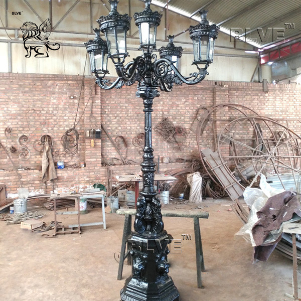  Victorian Style Antique Cast Street Lamp Post Garden Light Outdoor Manufactures