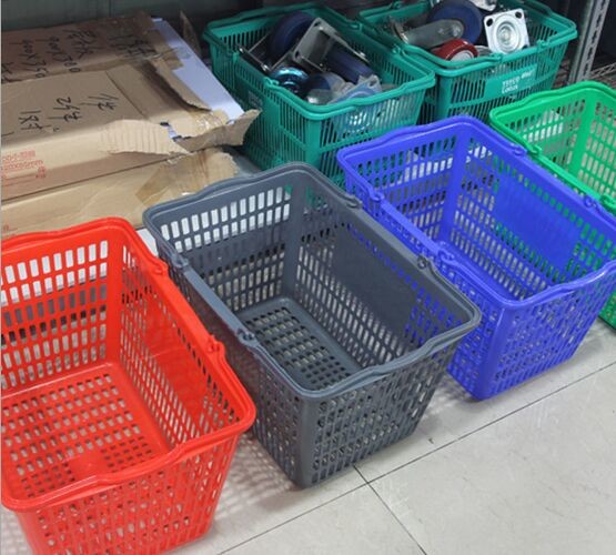  Retail Plastic Fruit Hand Shopping Basket , Hollow Out Storage Shopping Hand Baskets Manufactures