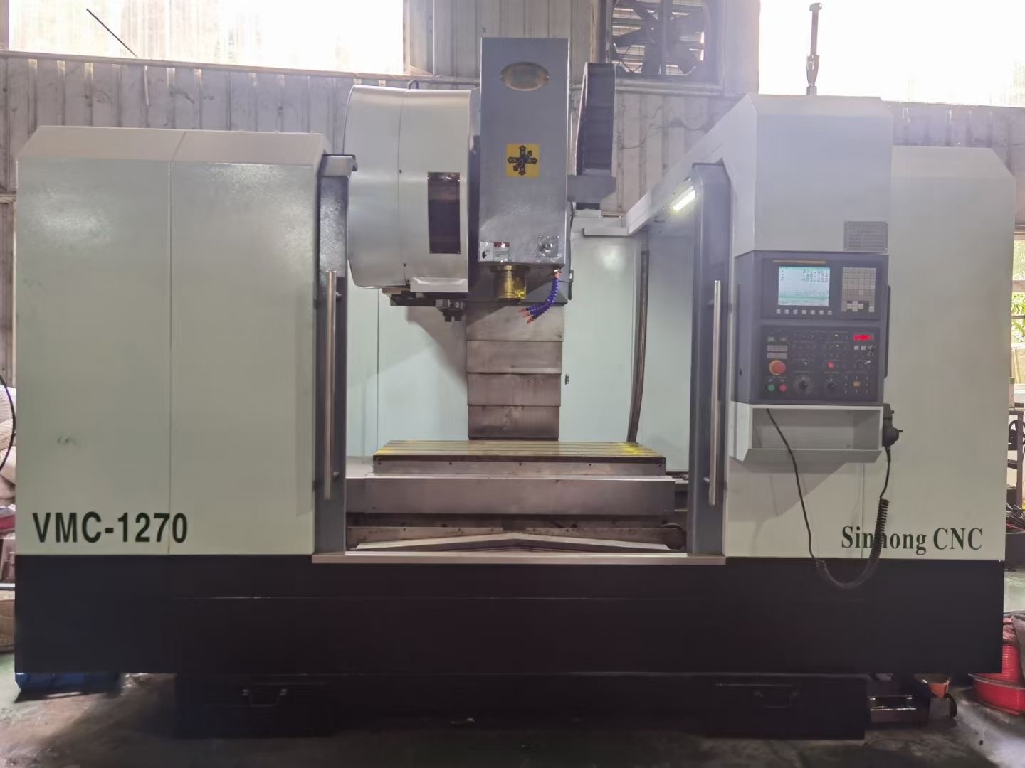  Used 3 Axis CNC Horizontal Machining Center BT 50 VMC CNC Milling Machine Manufactures