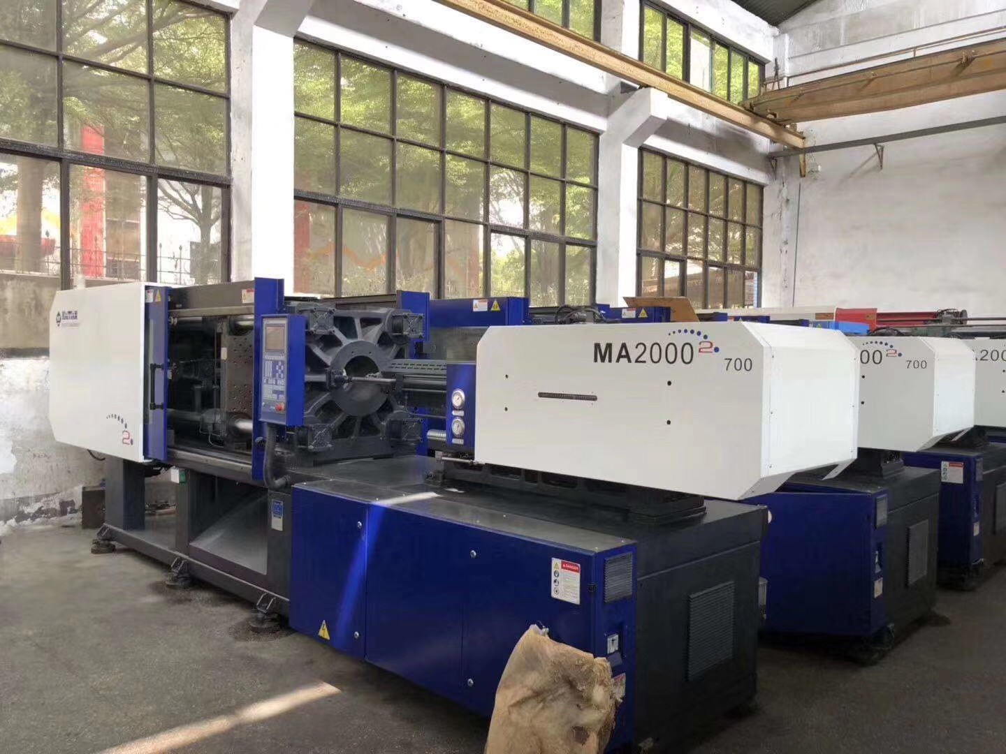  375 G Plastic Crate Injection Molding Machine Used Haitian 200Ton Manufactures