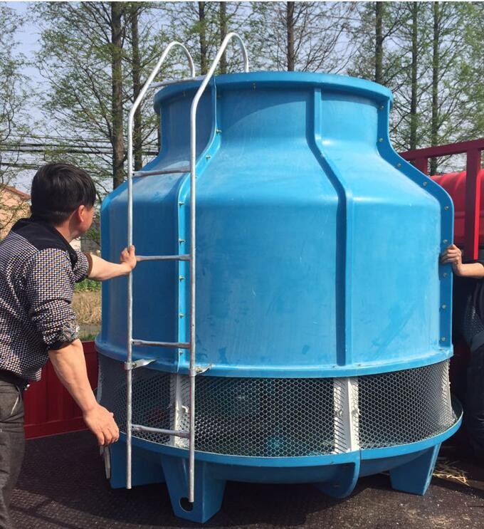  Durable Bottle Type Cooling Tower , 30T Round Cooling Tower With Ladder Manufactures
