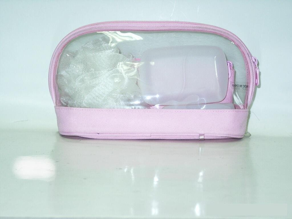  New Style Foldable Cute Dot Cosmetic Pouch For Travel Hanging Toiletry Bag Manufactures