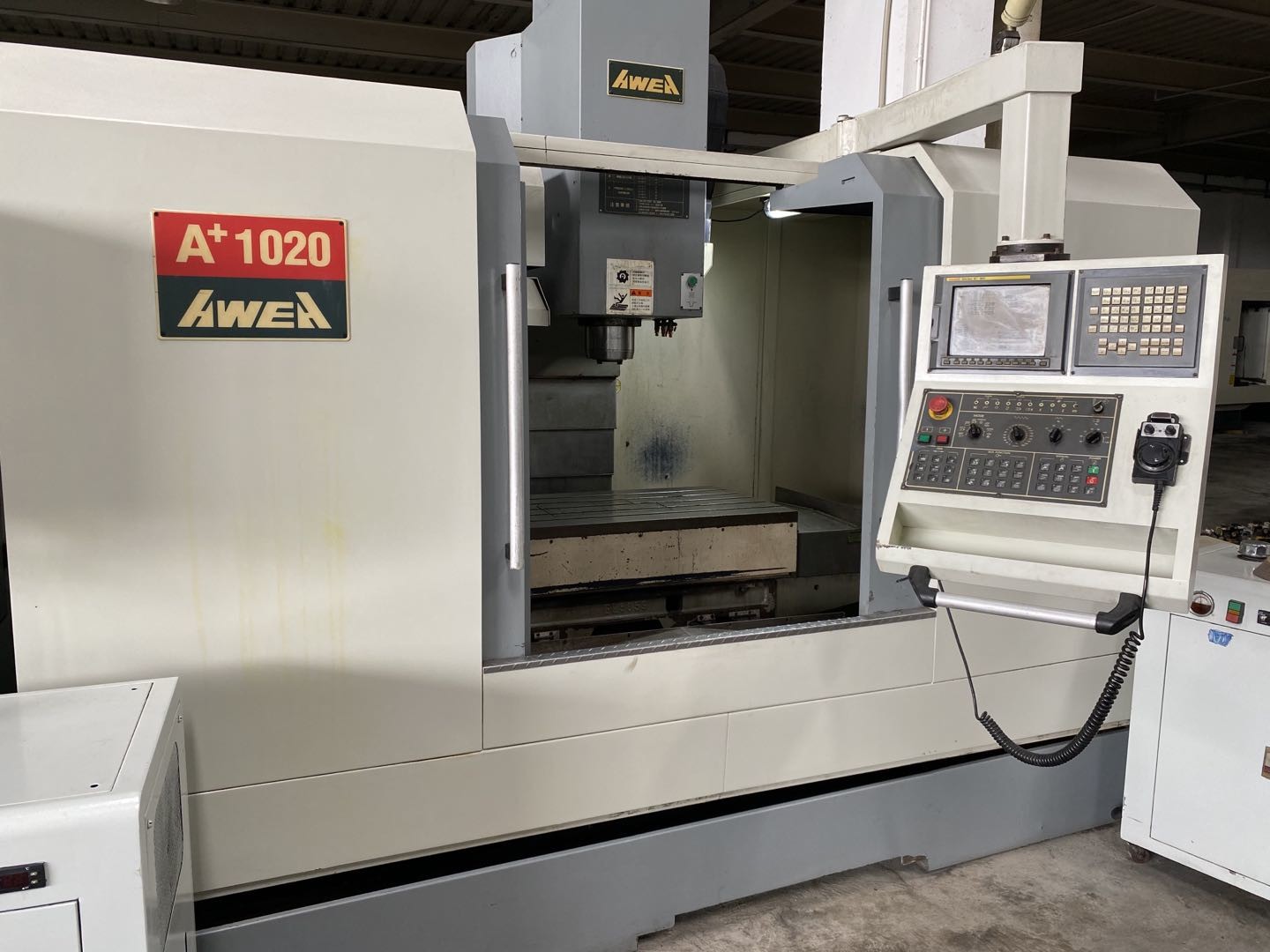  Used CNC Machining Center AWEA 1020 High Precison Guideway With Fanuc System Manufactures