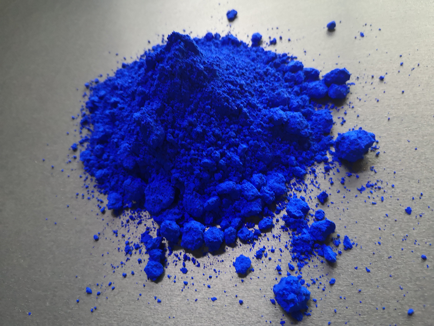  Alkali Resisting Dry Pigment Powder , Ultramarine Blue Paint With Whitening Effect Manufactures