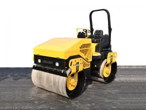  4.2 Ton Ride - On Road Roller For Asphalt Roads With Yanmar Engine  CE SGS Manufactures