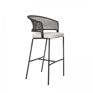  H109cm W55cm Black And Wicker Bar Stools , Wicker Counter Height Stools For Backyard Manufactures