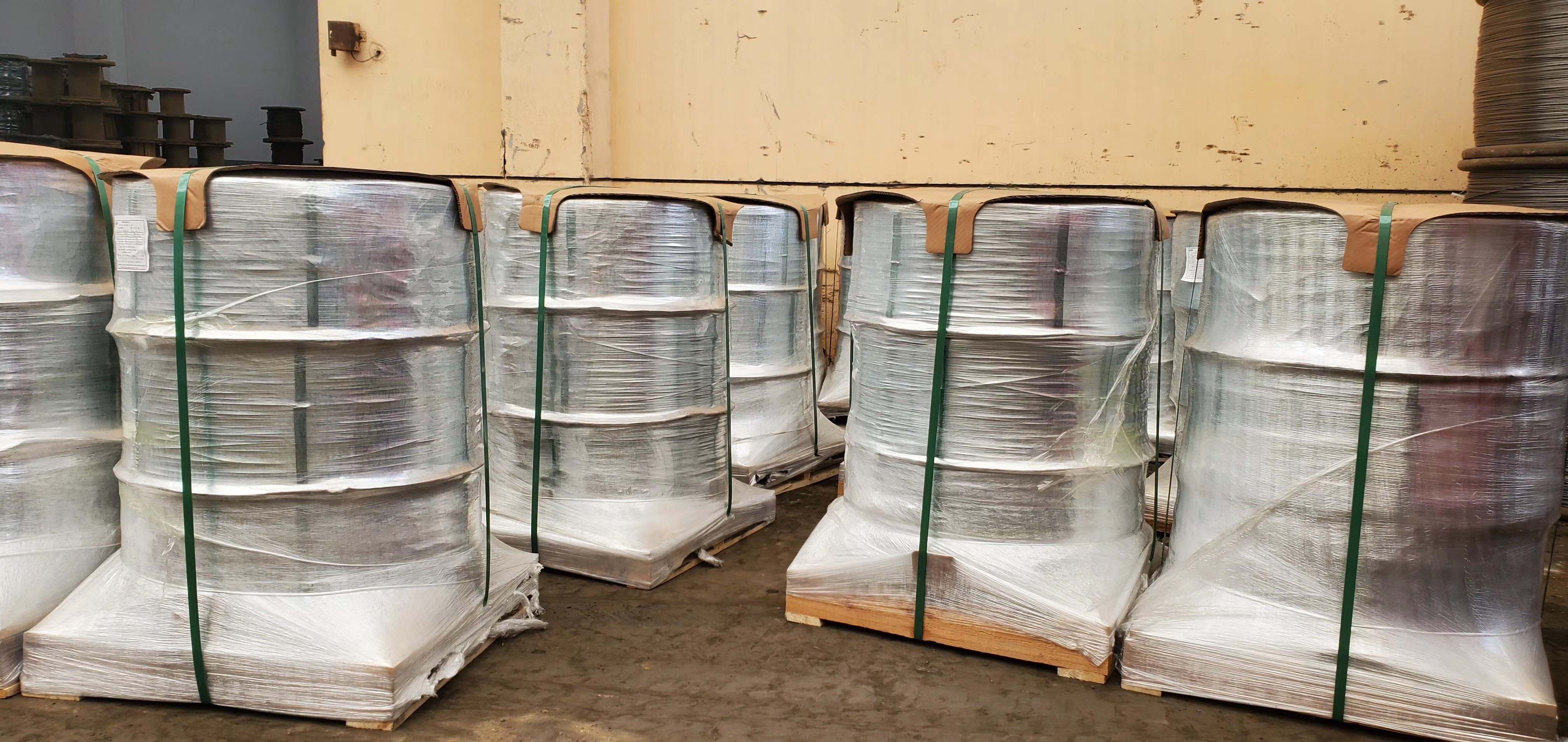  High Carbon 4.8mm Galvanized Steel Wire For Wire Rope Manufactures