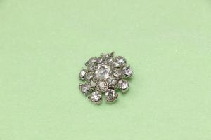  34L Rhinestone Buttons For Clothing Silver Ecofriendly Inlaid Flower Pattern Manufactures