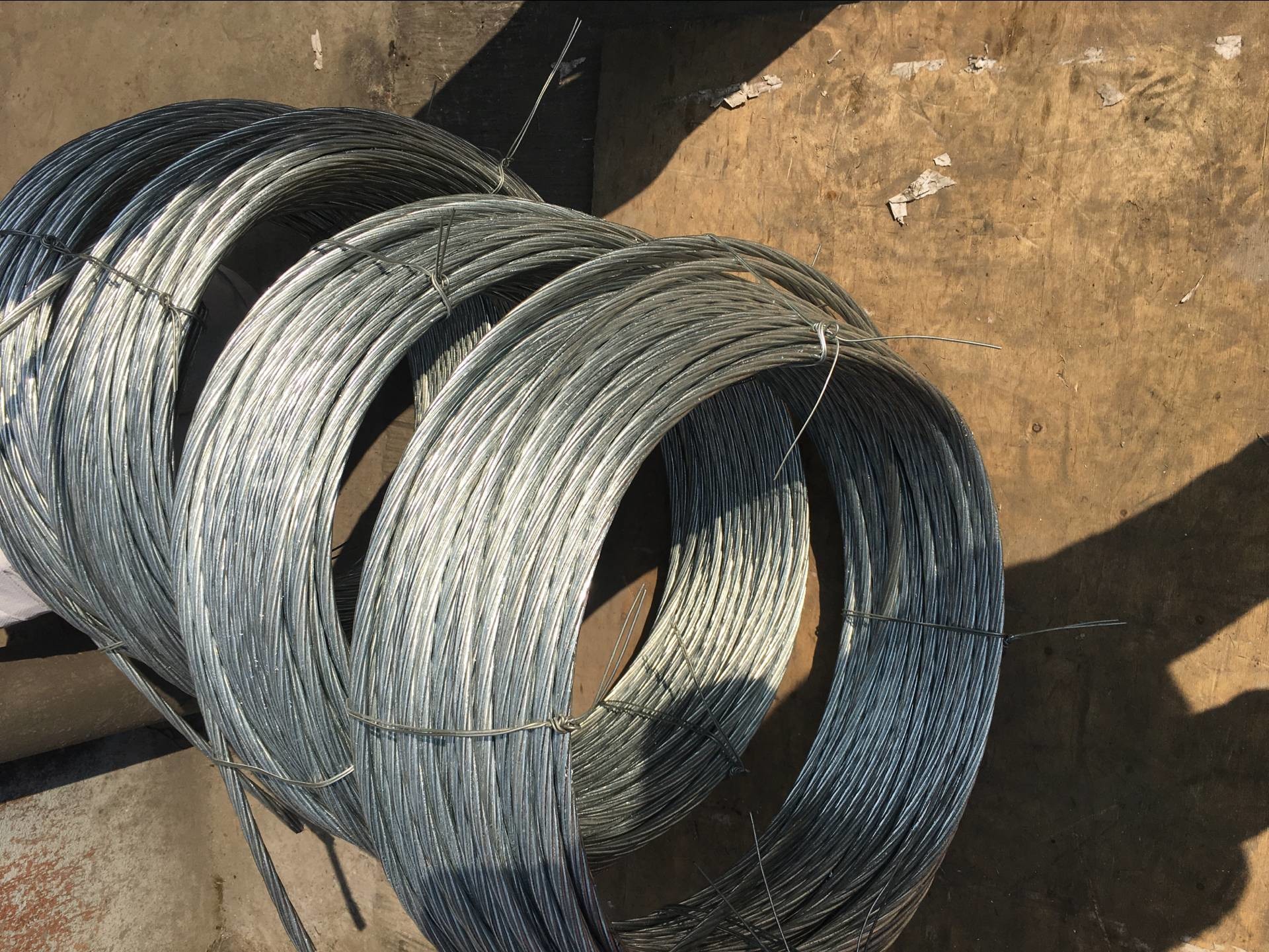  Grade700-1300 Galvanized Steel Wire Strand for stay wire 7/3.25mm 7/4.0mm Manufactures