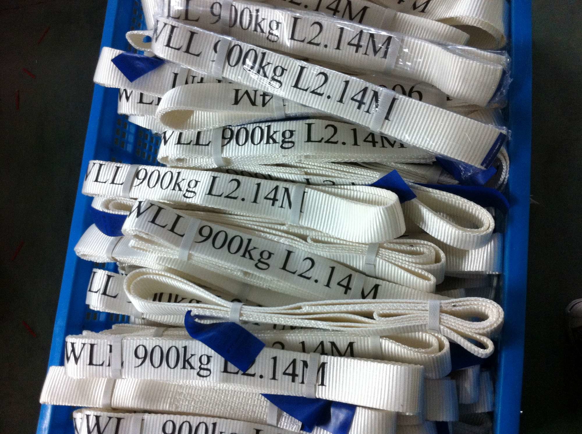  Safety Factor 5 To 1 Endless Webbing Sling 900kg White Color OEM Available Manufactures