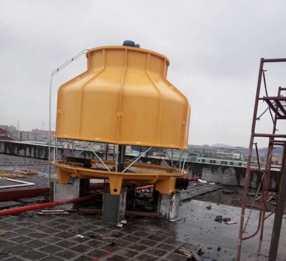  IP54 Protection 20T Counterflow Cooling Tower , Bottle Type Cooling Tower Long Lifetime Manufactures