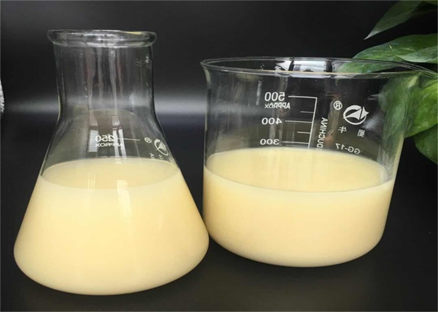  High Transparency Gloss Oxidized Polyethylene Wax Emulsion CAS 68441-17-8 Manufactures
