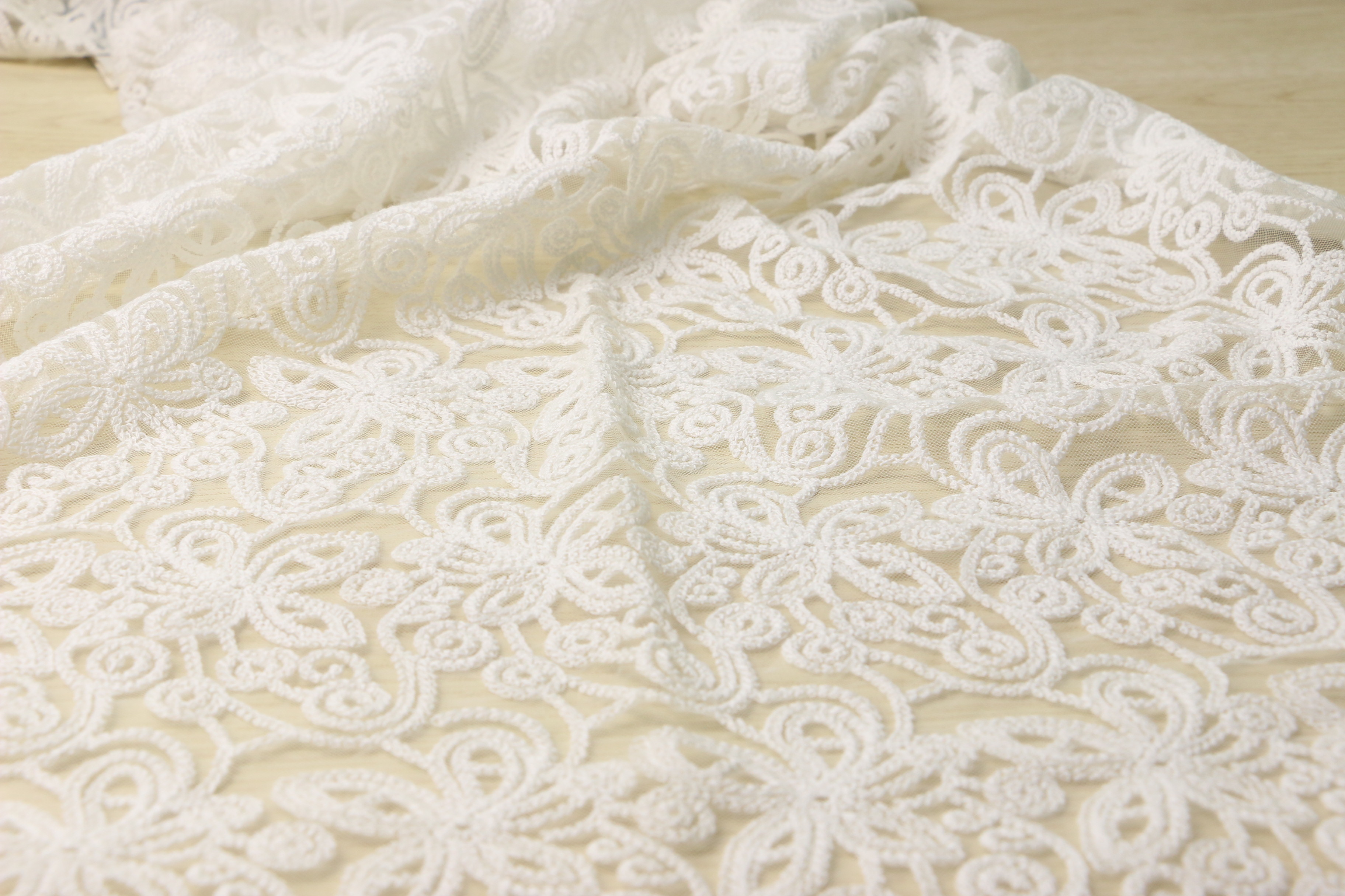 Chemical Allover Lace Fabric OEKO TEX 100 Approved Breathable OEM Available Manufactures