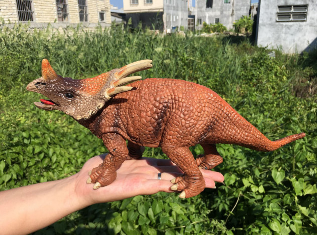  L30*W10*H14 Walking Triceratops Toy / Plastic Triceratops Dinosaur Toy Manufactures