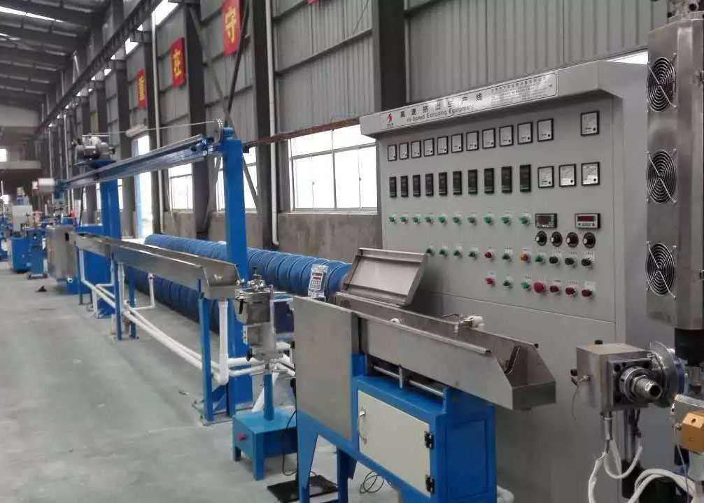 Safety Design Electric Cable Manufacturing Machinery Extruding Usage 65000W Manufactures