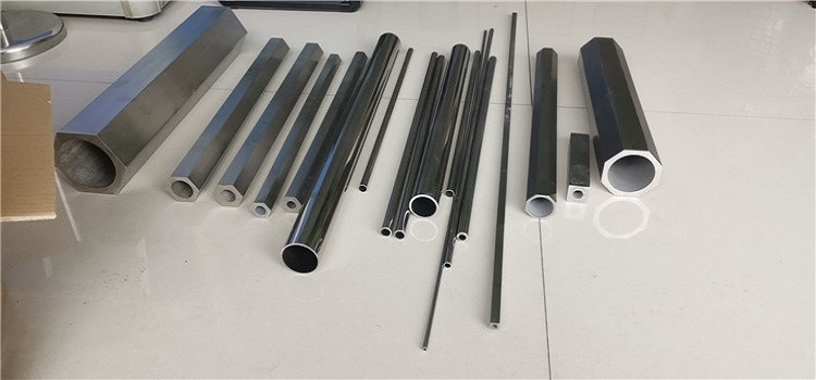  2024 6061 7075 Aluminum Seamless Pipe Extruded T3-T8 0-300mm Manufactures