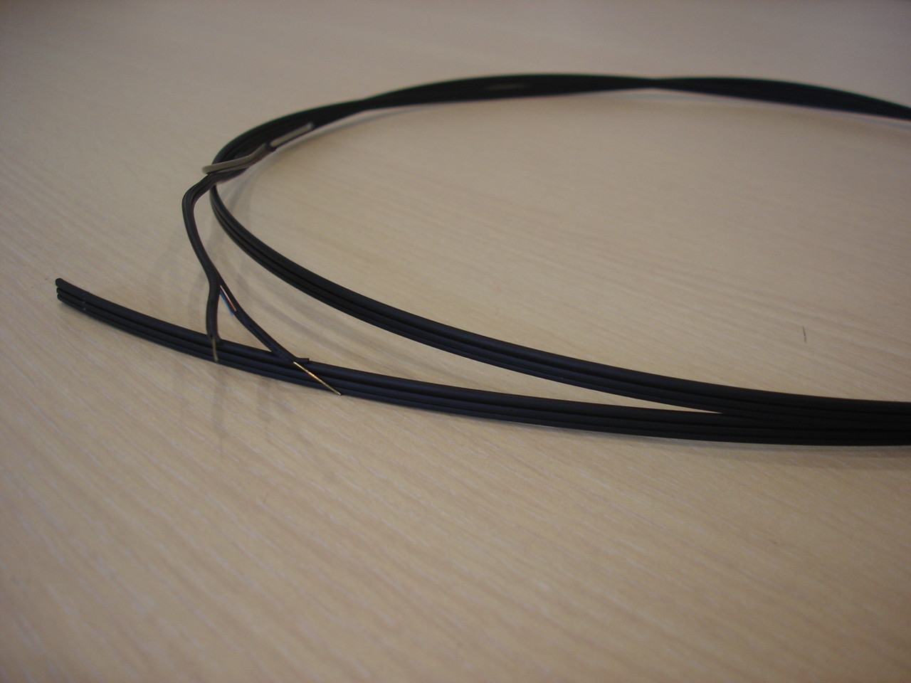  Low Loss Bow Type Drop Cables For Access Network Gjxfh Gjxh Optical Cable Manufactures