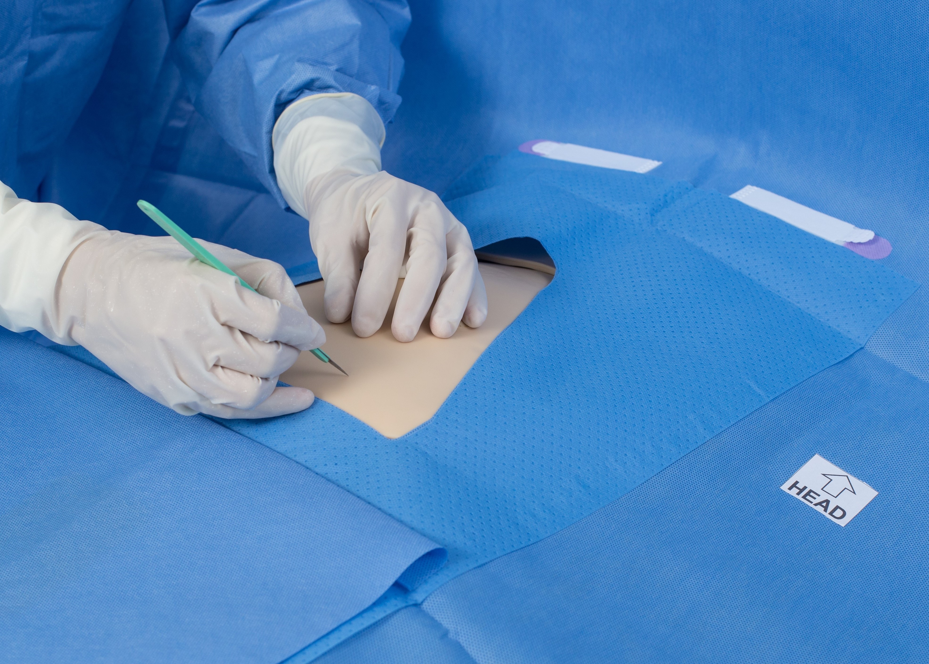  Customized Size Sterile Surgical Drapes Perineum Surgery Drapes U Split Manufactures