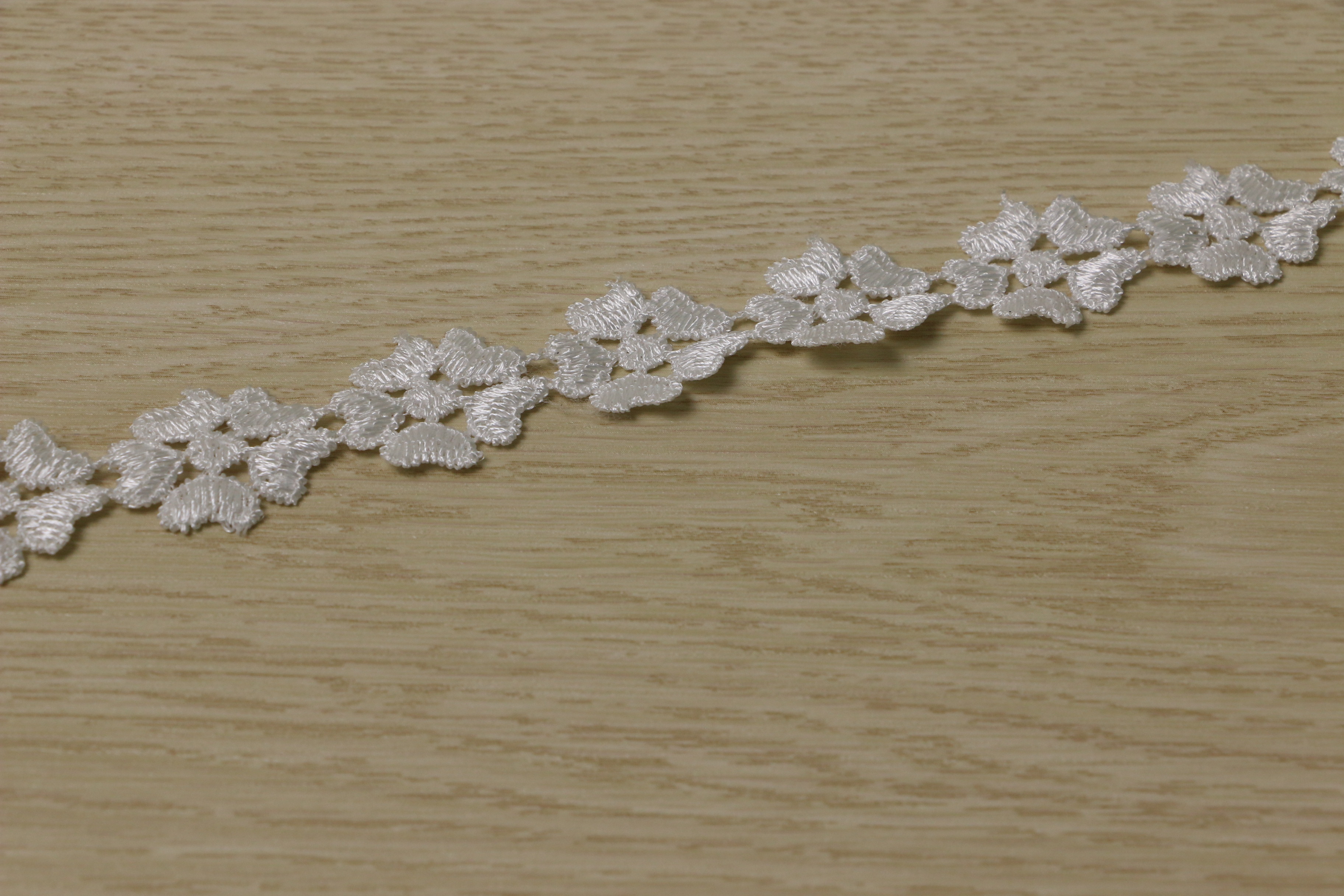  ODM Guipure Lace Trims , Heart Lace Trim 100% Polyester Material Manufactures