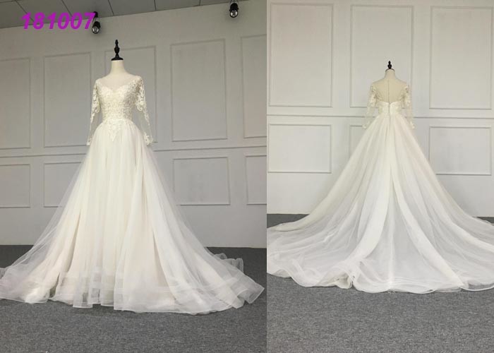  Crystal A Line Ball Gown Wedding Dress / Tulle Long Sleeve Ball Gown Wedding Dress Manufactures