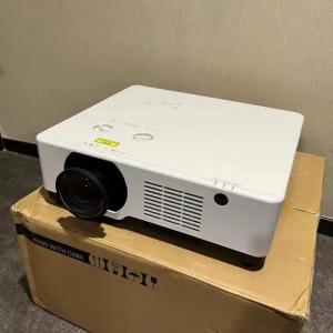  1080P Full HD Portable Projector Outdoor / Home Theater 7000 Lumen Laser Projector Manufactures