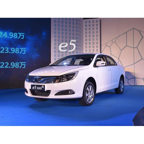 Electric E5 BYD Chinese Car Small EV High Performance 400 Mile Range