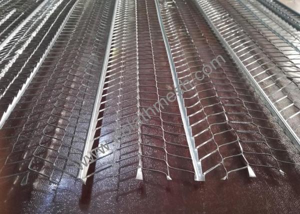 Quality 610mm Width Galvanised Metal Mesh Lath V Type Structure 1-3m Length for sale