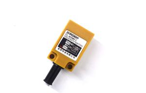 PNP Inductive Proximity Switch , Miniature Inductive Proximity Sensor