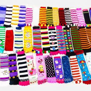  2017 Cheap Assorted Packed 69% Cotton 25 % polyester 6%spandex Striped Colorful Christmas Stockings Five Toes Socks Manufactures