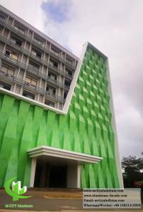  Perforated Aluminum Sheet Metal Cladding PVDF Green Coating 15 Years Warranty Manufactures