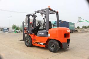  3 Ton Diesel Counterbalance Forklift Truck With Four Wheel Pneumatic Tire Manufactures