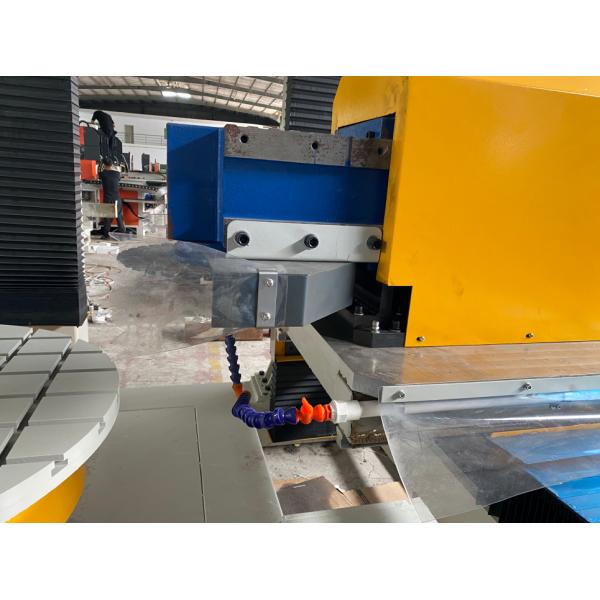 4 Axis CNC Vertical Milling Machine For Custom 3D Sculptures Designs