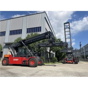 Versatile High-Capacity Container Reach Stacker For Ports And Yards