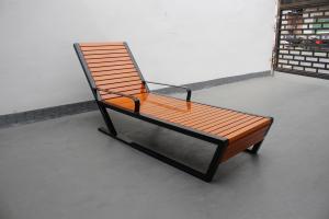  Custom Wooden Beach Lounge Chairs , Outdoor Swimming Pool Chair Manufactures