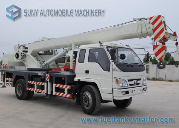 Quality White 4X2 Foton Contruction Crane Mounted Truck 4 Ton With Euro 4 Emission Standard for sale