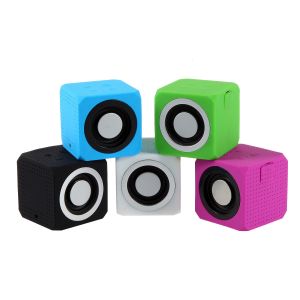  IPX7 waterproof bluetooth speaker with hook Manufactures