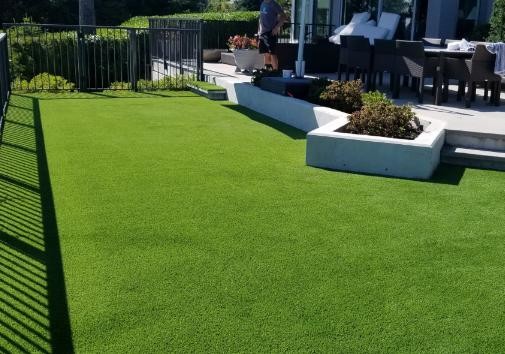 1.57 Pile Height UV Resistant Artificial Turf For Home Landscaping 100% Drainage Capacity