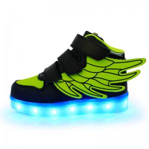China Led Street Dance Shoes Student Party Shoes Roller Skate Shoes Sneakers for Kids on sale