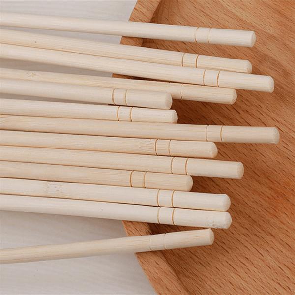 Sharp Tip Bamboo Chopsticks Disposable Customizable for Convenient Use
