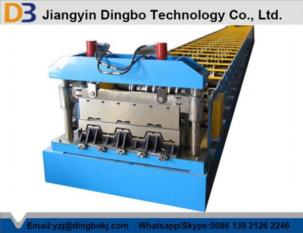 Quality Cr12 Metal Steel Deck Floor Forming Machine With Chain Drive System  for sale