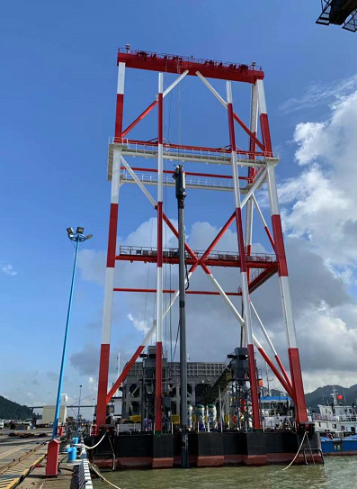 Bottom Feed Vibroflot System In Reclamation Island Dry Method