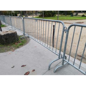 China Interlocking Metal Crowd Barriers 1.1m Height on sale