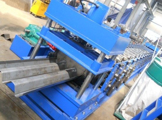 Gearbox Drive Highway Guard Rail Roll Forming Machine Three Wave W Beam Line Speed 5-20m/min