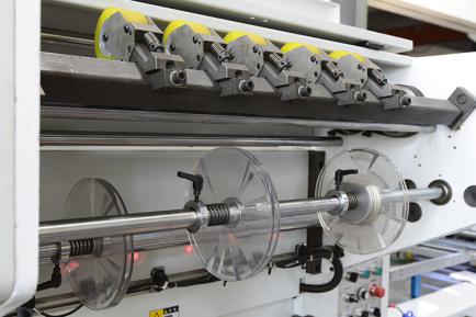 Servo Motor Paper Sheet Cutting Machine Foil Stamping Machine CE Certification