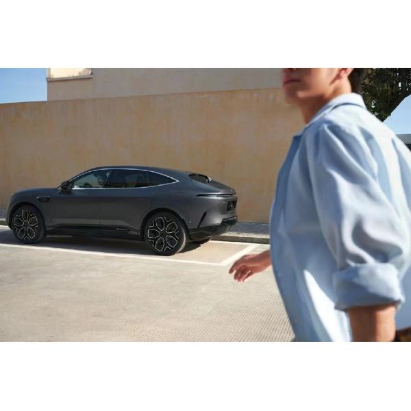 AVATR-11 2024 Dual Motor Electric Car with Panoramic Sunroof 555km NEDC Range and 200km/h High Speed Maximum Power 435kW