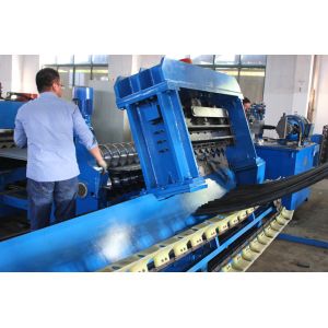  30 kw Motor Corrugated Sheet Roll Forming Machine With Non - stop Tracking Punching Manufactures