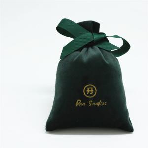 China 8x10cm Fabric Drawstring Gift Bag Personalized Green Velvet Gift Pouch on sale