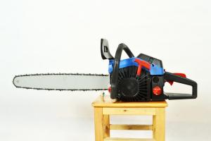  Hedge Trimmer Gas Powered Chain Saw With Compact Structure 0.65kw/8000rpm Manufactures