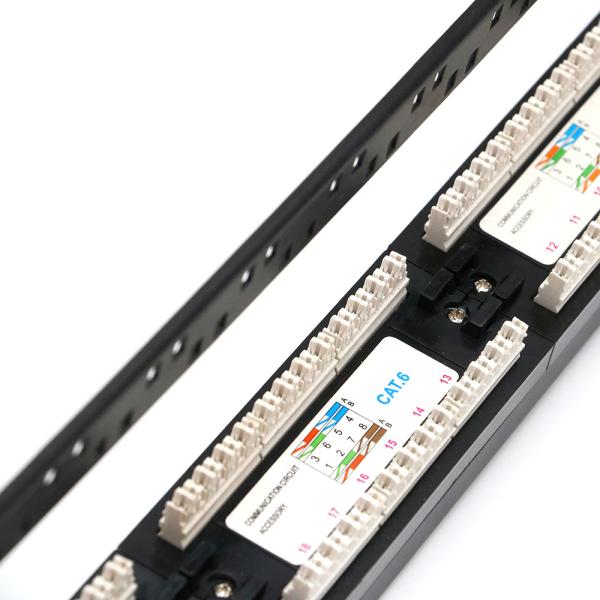 Wallmount 24 Port Cat5e Keystone Patch Panel , RJ45 Etherne Patch Panel With Patch Cord
